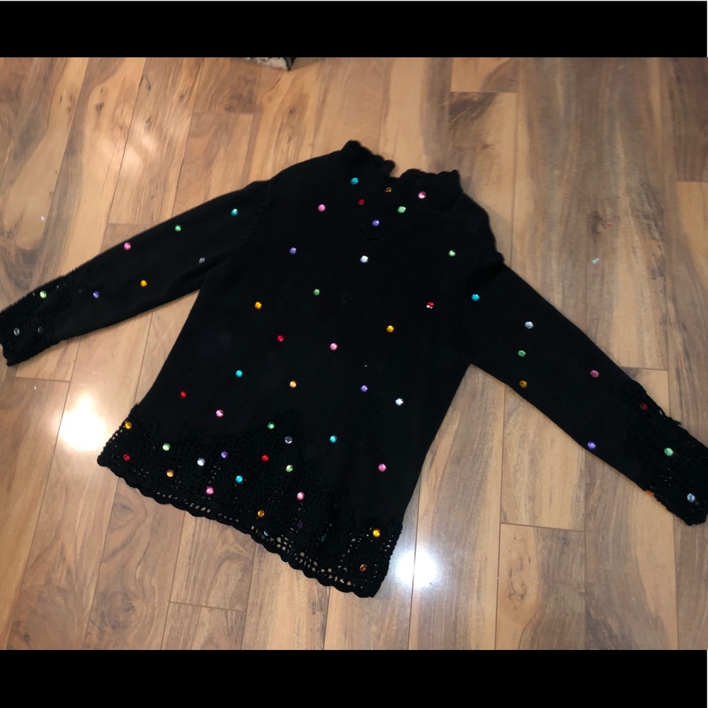 LISA NICHOLS sweater